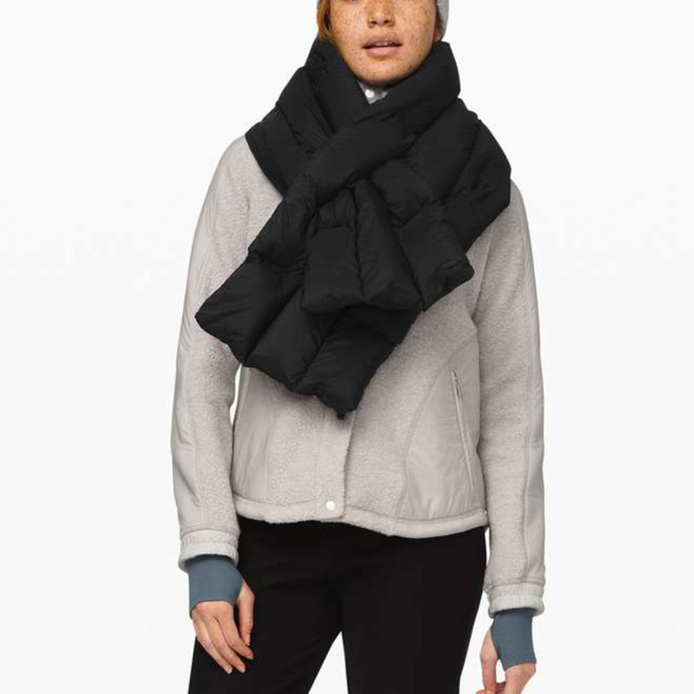 Lululemon Pinnacle Warmth Scarf